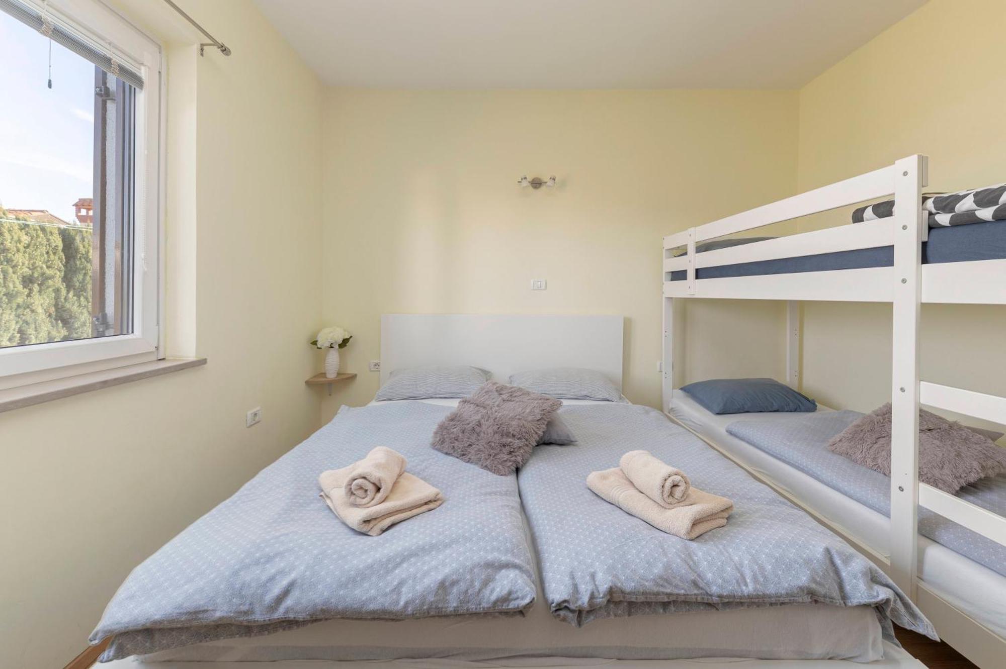 Apartma Vesna Capodistria Esterno foto